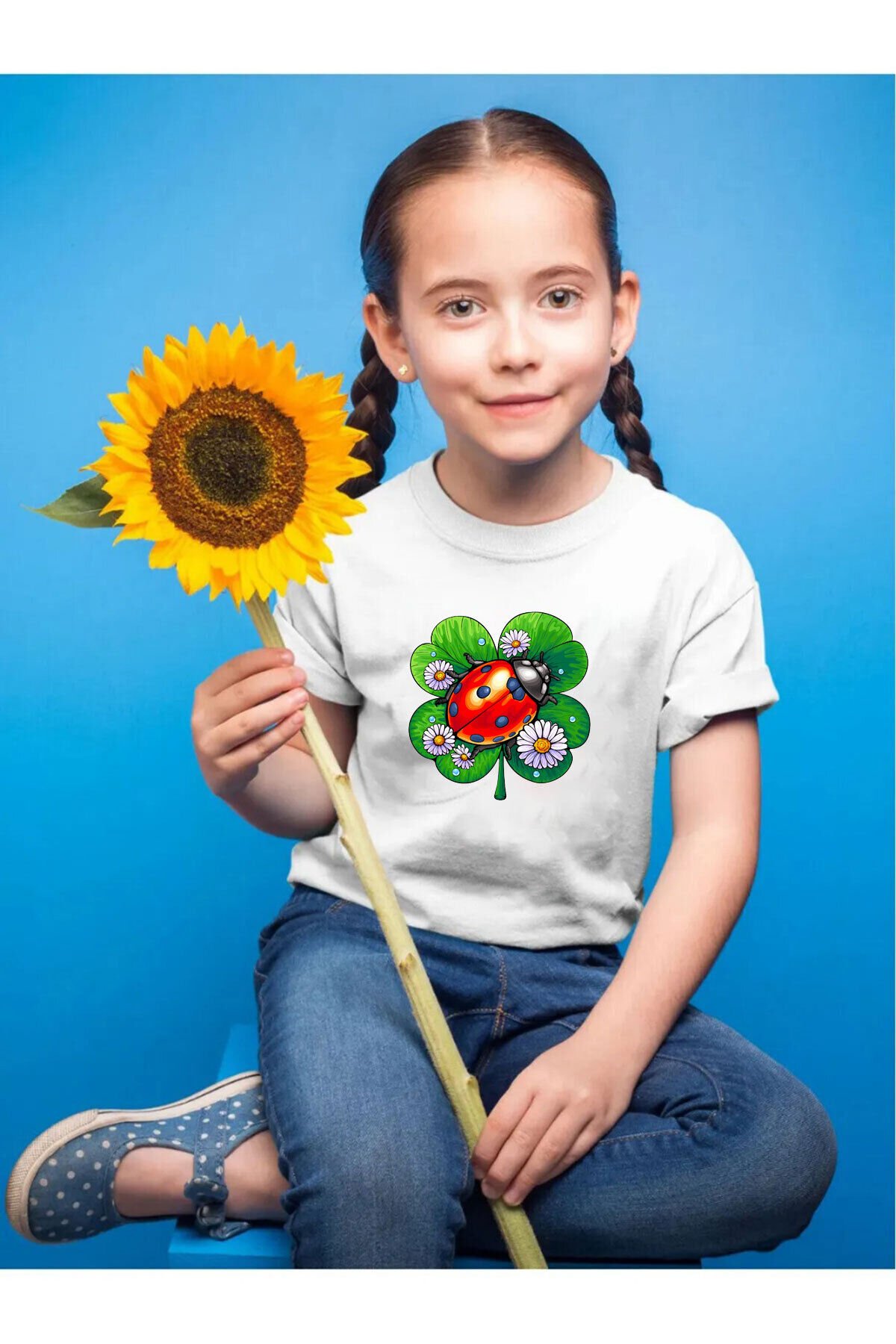 Renkli Uğur Böceği Ve Şans 4 Yapraklı Yonca Baskılı Çocuk %100 Pamuk Siyah T-shirt Beyaz - 11-12 Yaş