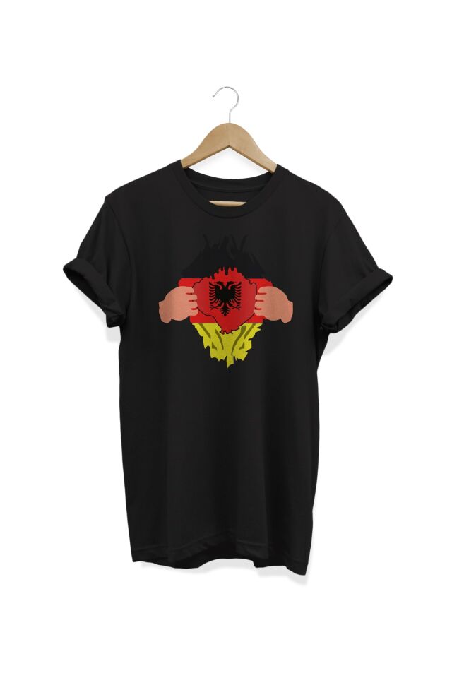 Bayrak Baskılı Siyah T-shirt