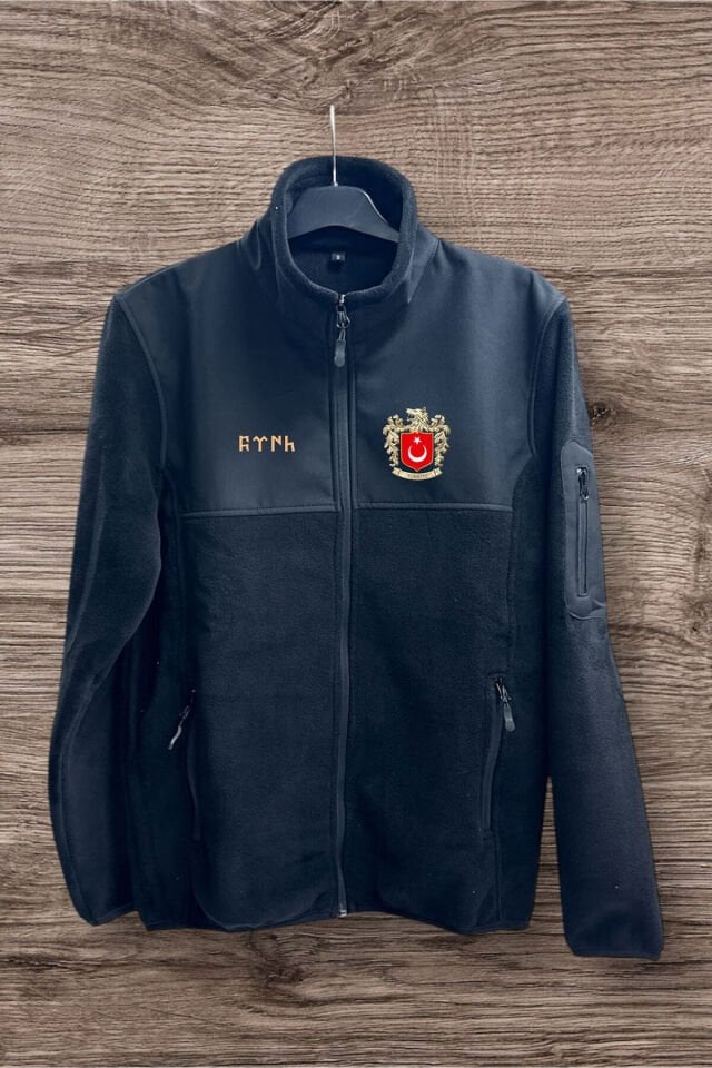 Bozkurt Türk Logo Ve Göktürkçe Türk Baskılı Dik Yaka Garnili Siyah Softshell Polar Ceket