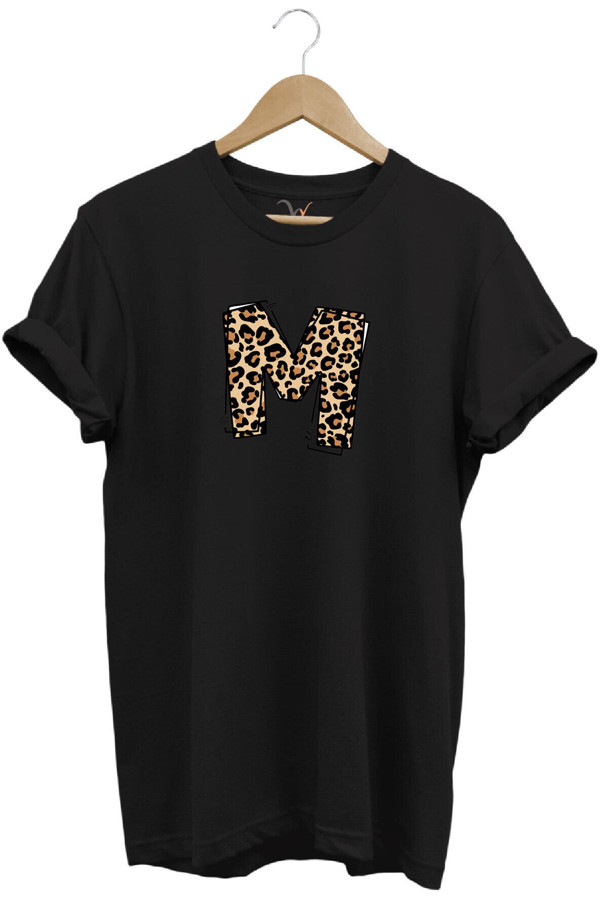 Leopar Desenli Doğum Günü Hediyesi M Harfi Baskılı %100 Pamuk Regular Fit Bisiklet Yaka T-Shirt