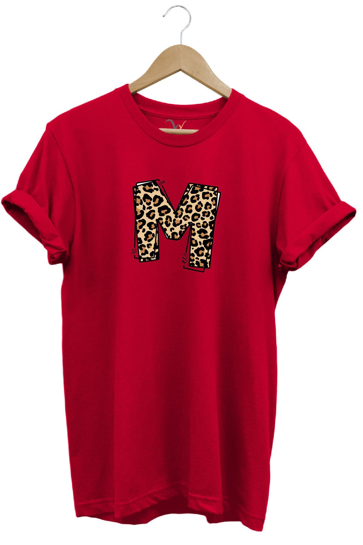 Leopar Desenli Doğum Günü Hediyesi M Harfi Baskılı %100 Pamuk Regular Fit Bisiklet Yaka T-Shirt Kırmızı - 3XL
