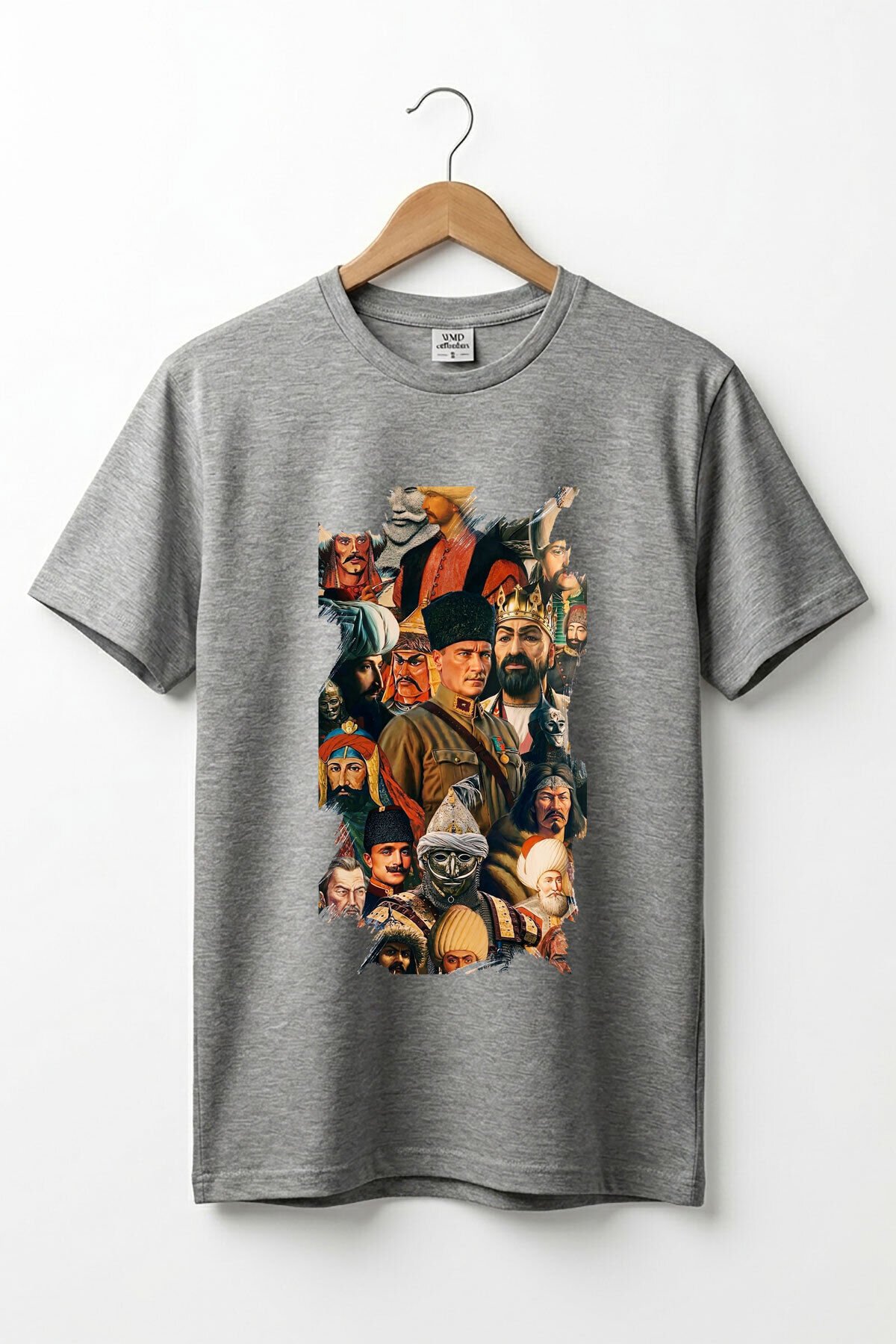 Türk Tarihi Büyükleri Türk Hükümdarları ve Atatürk Baskılı Basic T-shirt