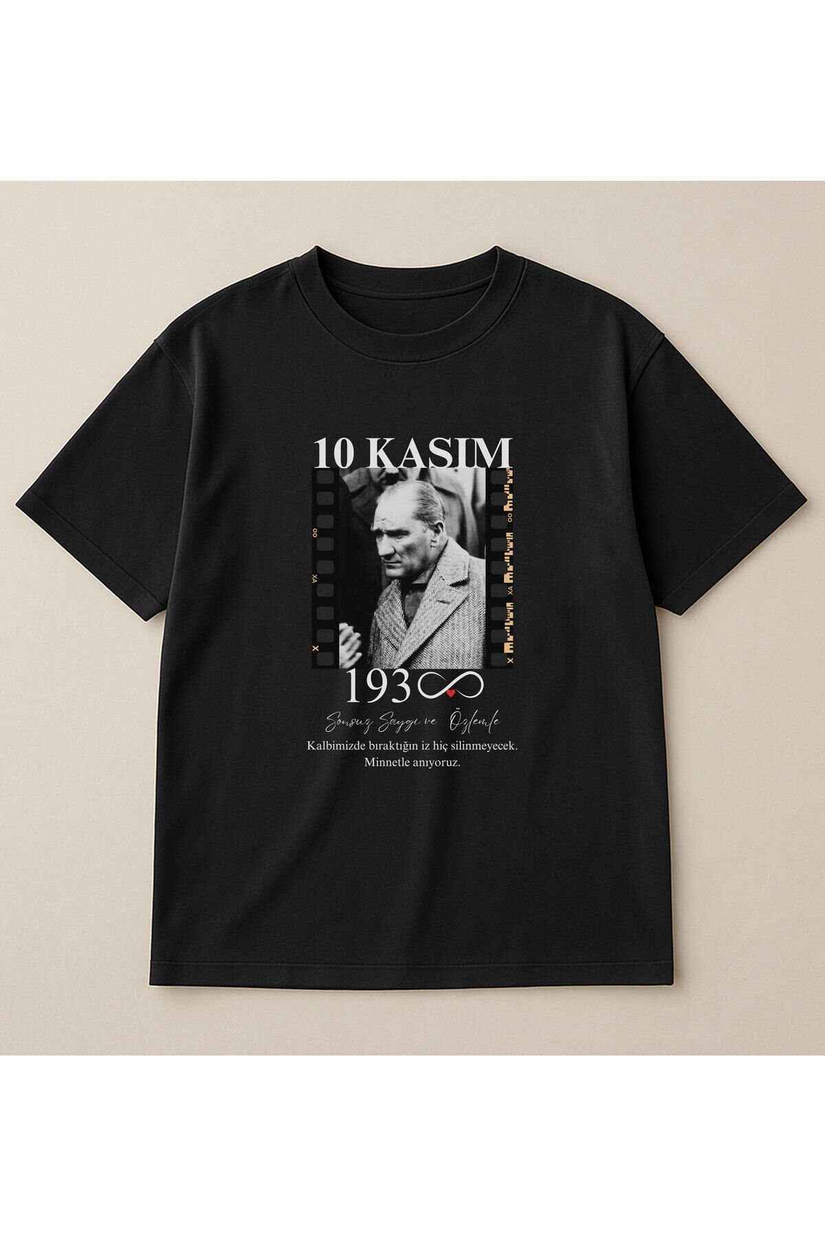 Film Şeridinde Atatürk 10 Kasım Anısı Oversize %100 Pamuk Unisex Siyah T-Shirt Siyah - M